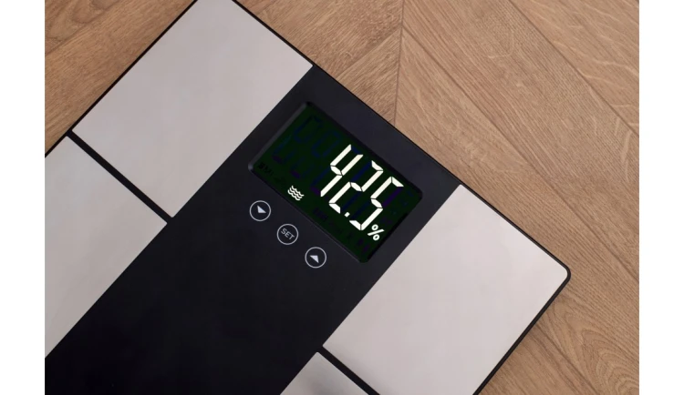 WAGA ŁAZIENKOWA ELEKTRONICZNA Z ANALIZATOREM 225KG